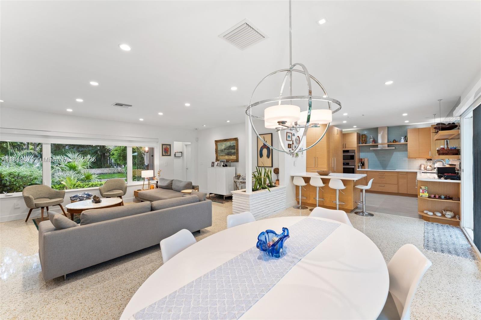 415 Garlenda Ave