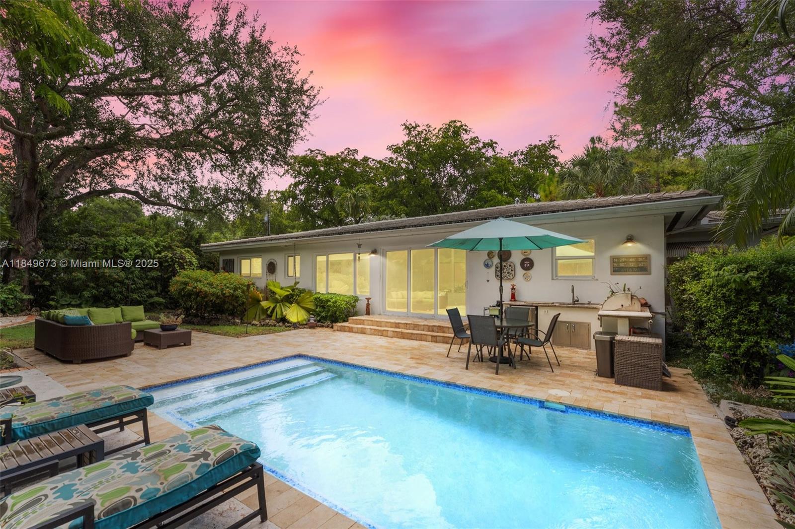 415 Garlenda Ave
