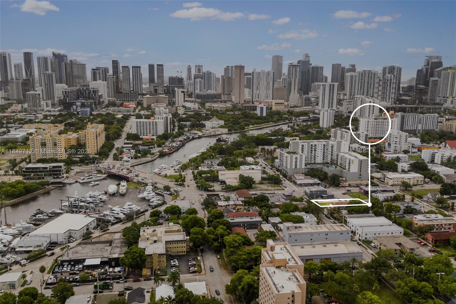 818 NW 3rd St