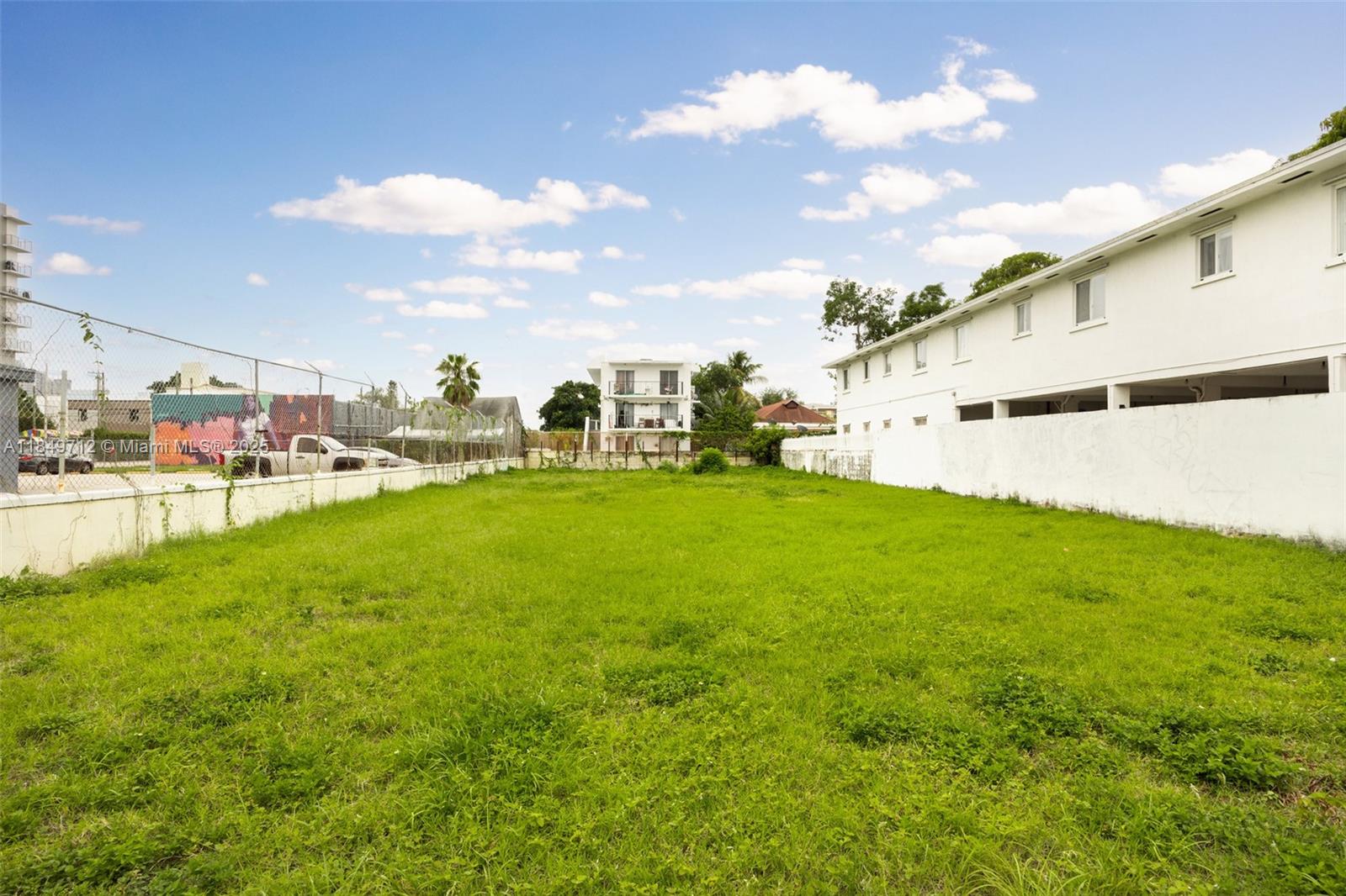 818 NW 3rd St