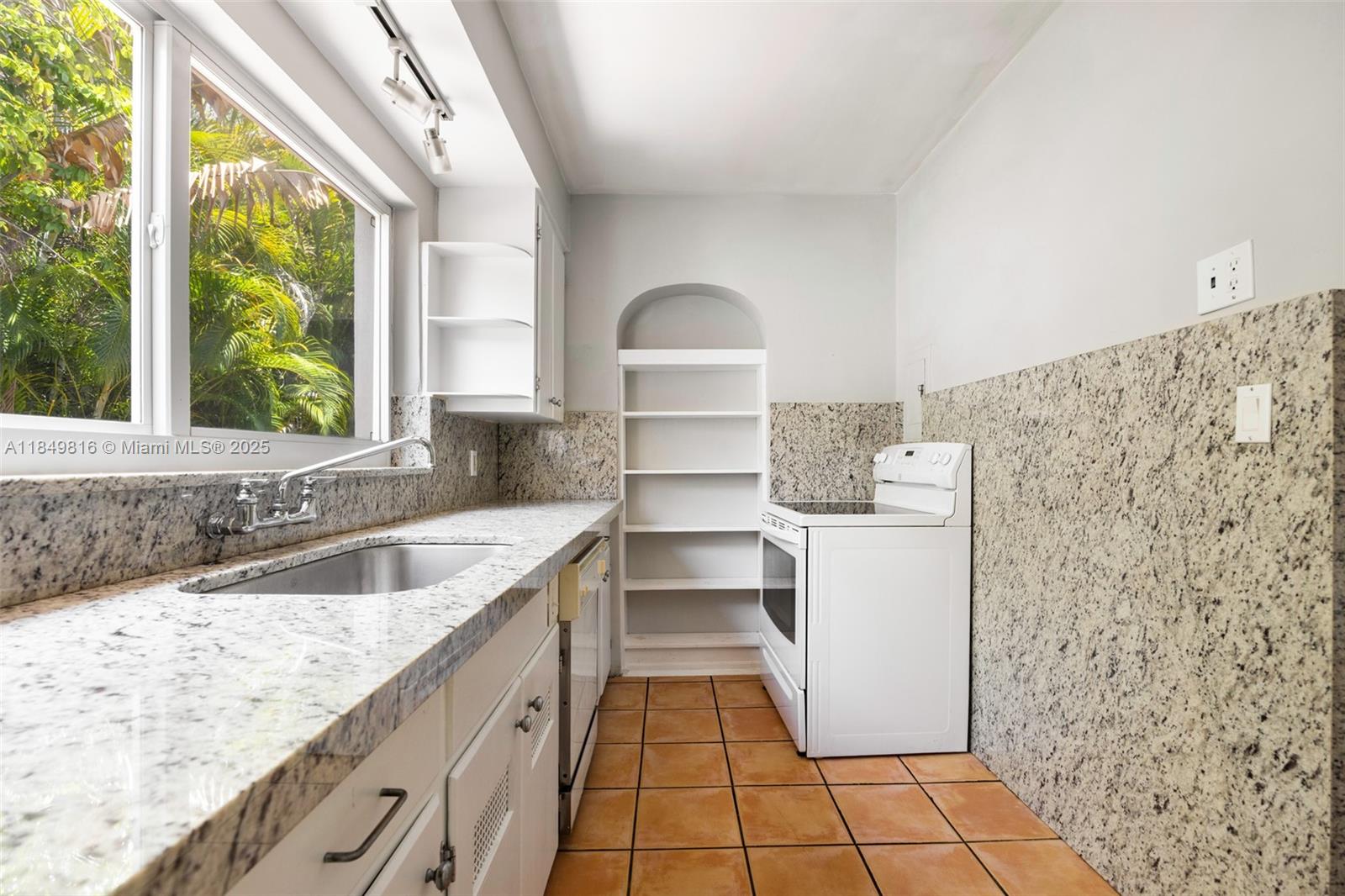 451 SW 25th Rd
