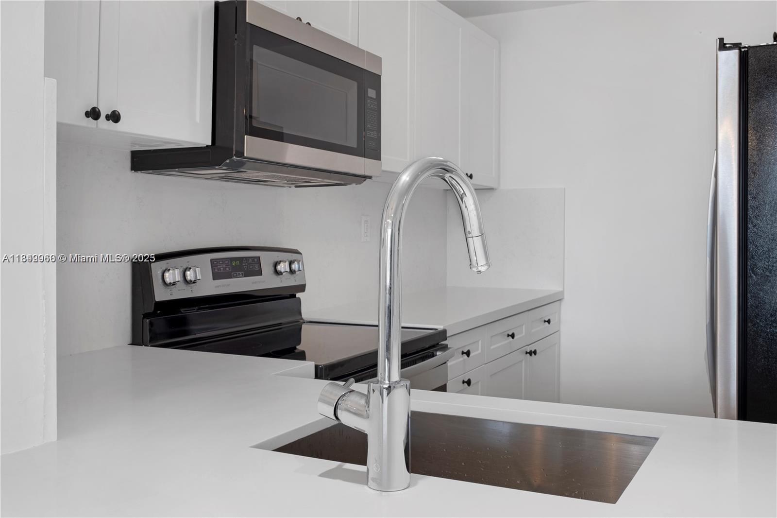 1020 Meridian Ave # 302