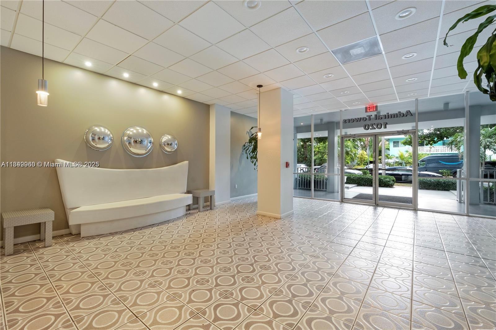 1020 Meridian Ave # 302