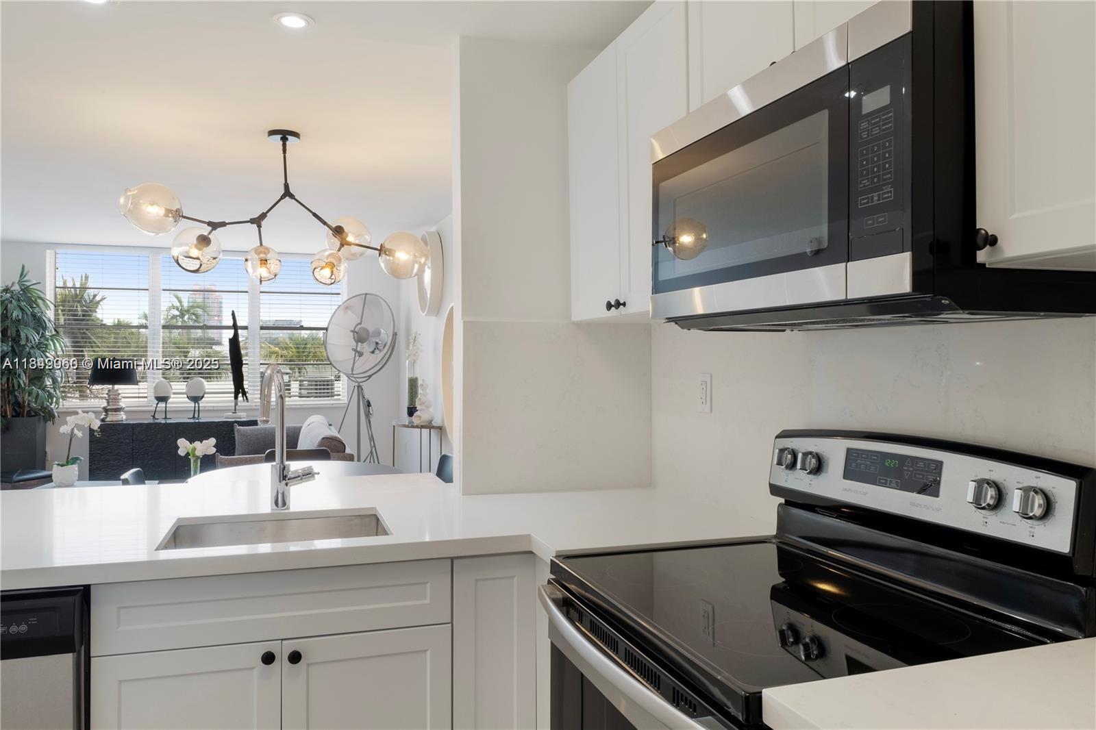 1020 Meridian Ave # 302