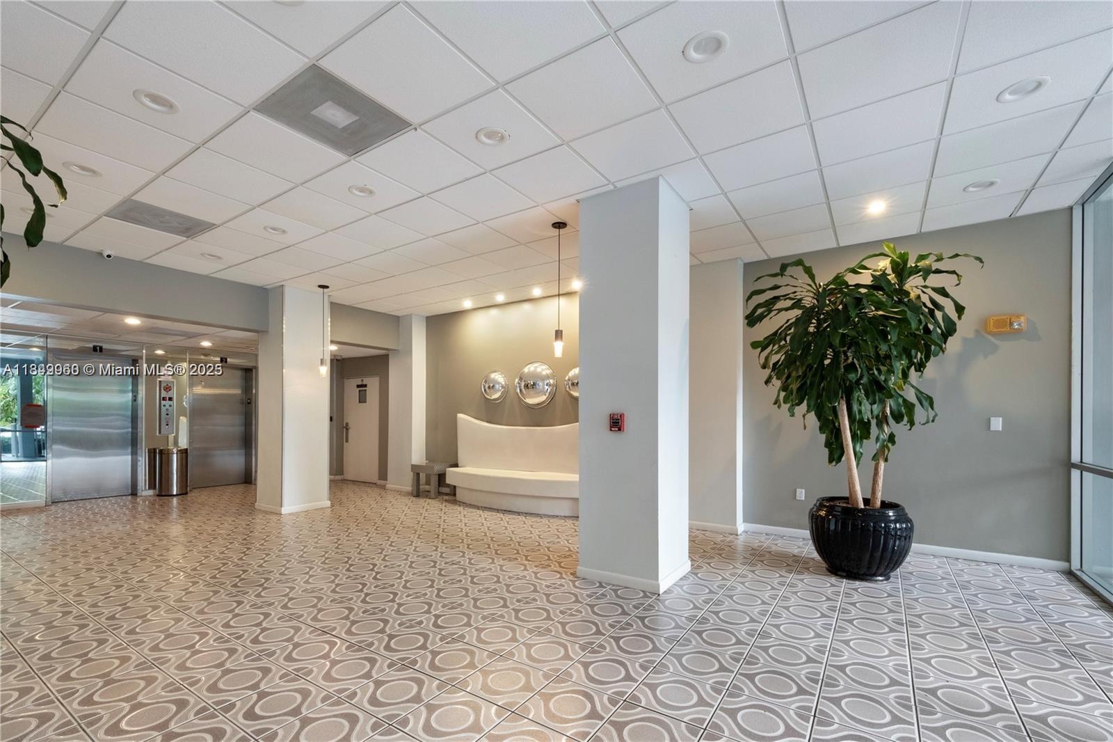 1020 Meridian Ave # 302