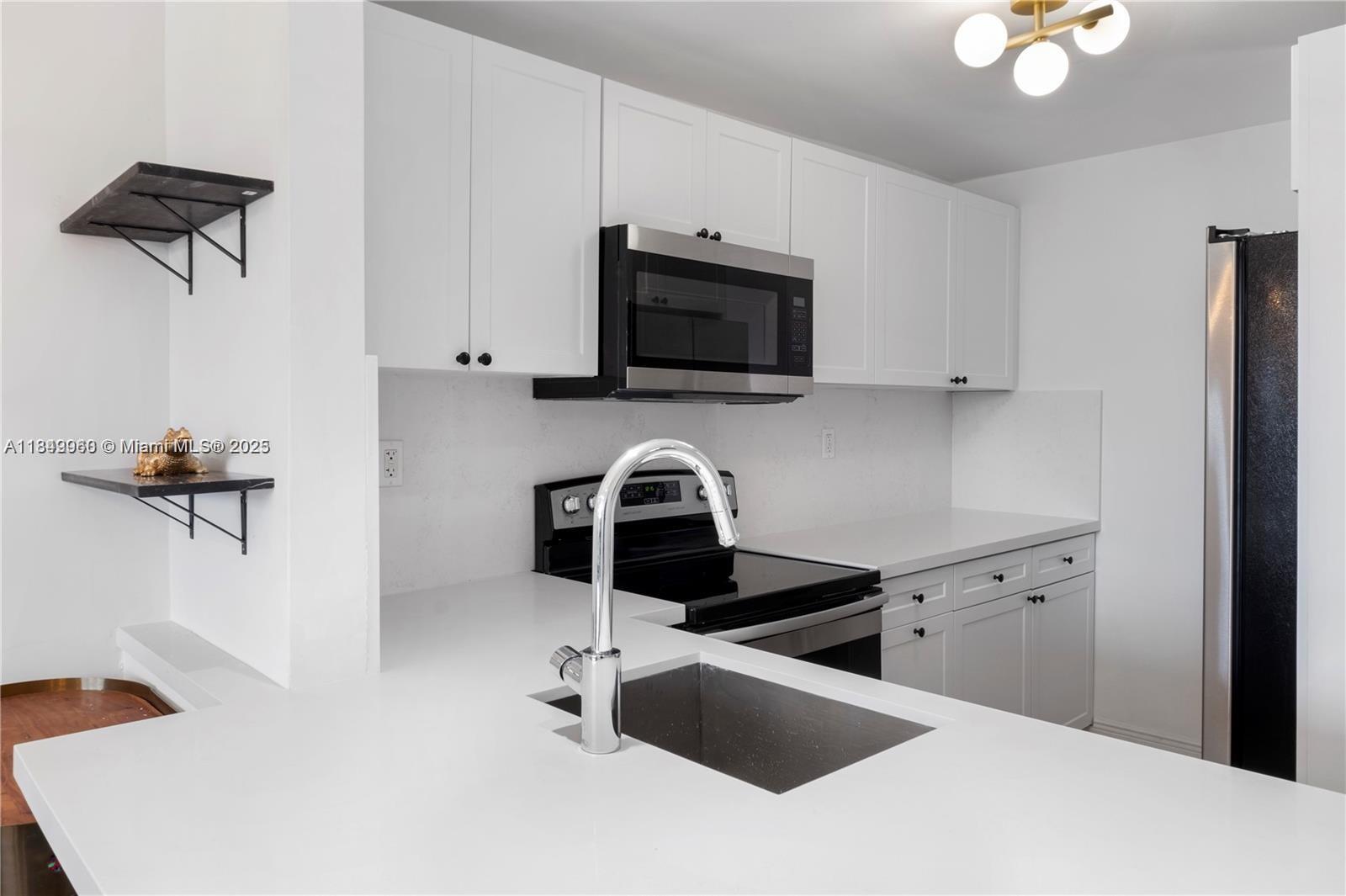 1020 Meridian Ave # 302