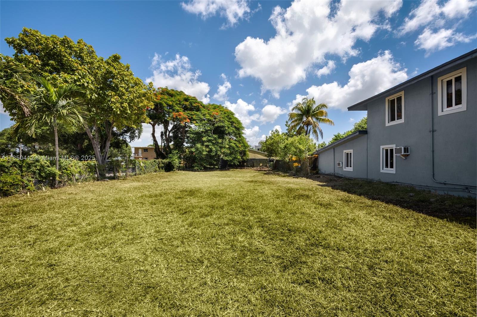 2177 NW 28th St