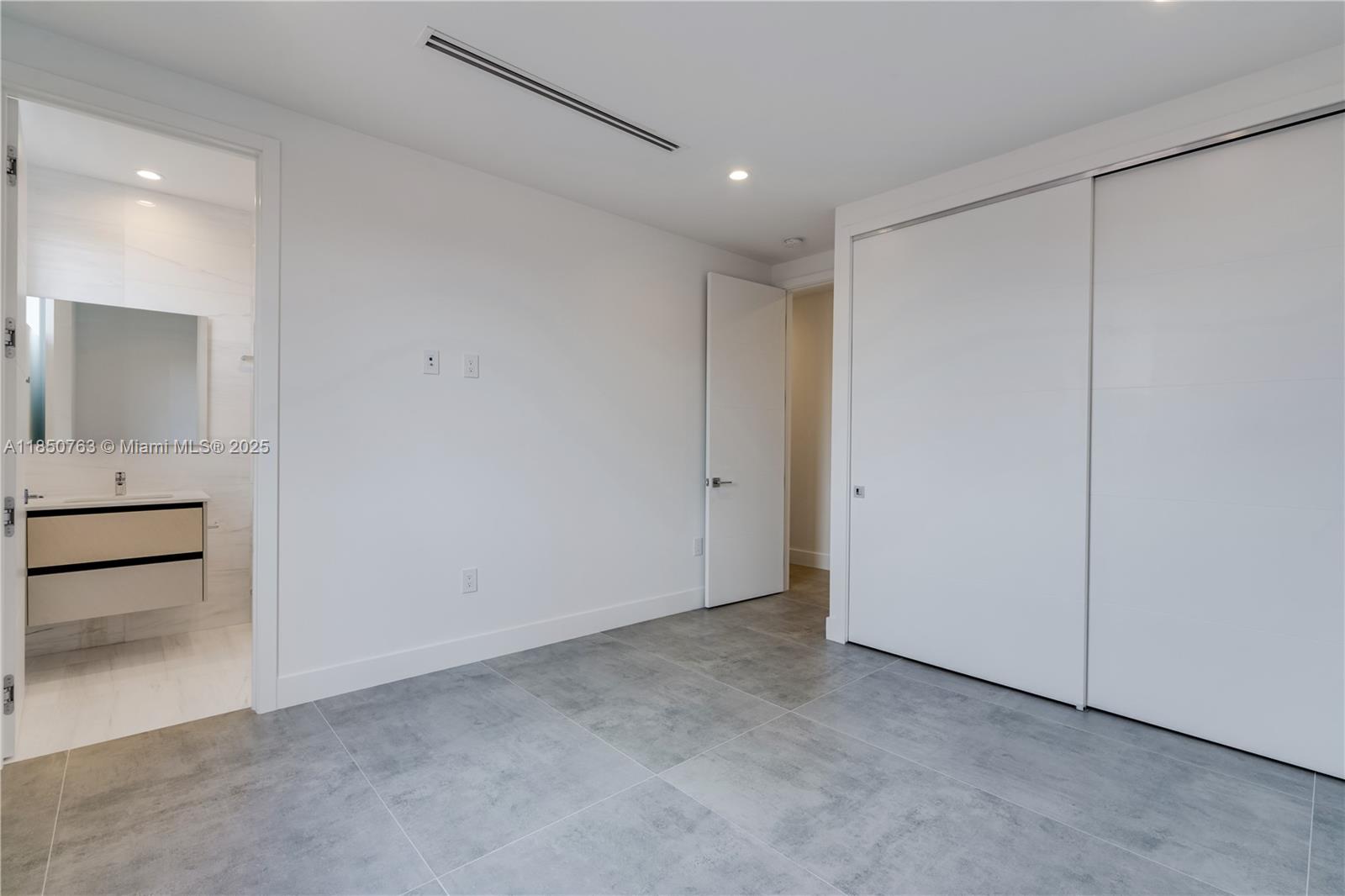 2840 SW 32nd Ct # 2840