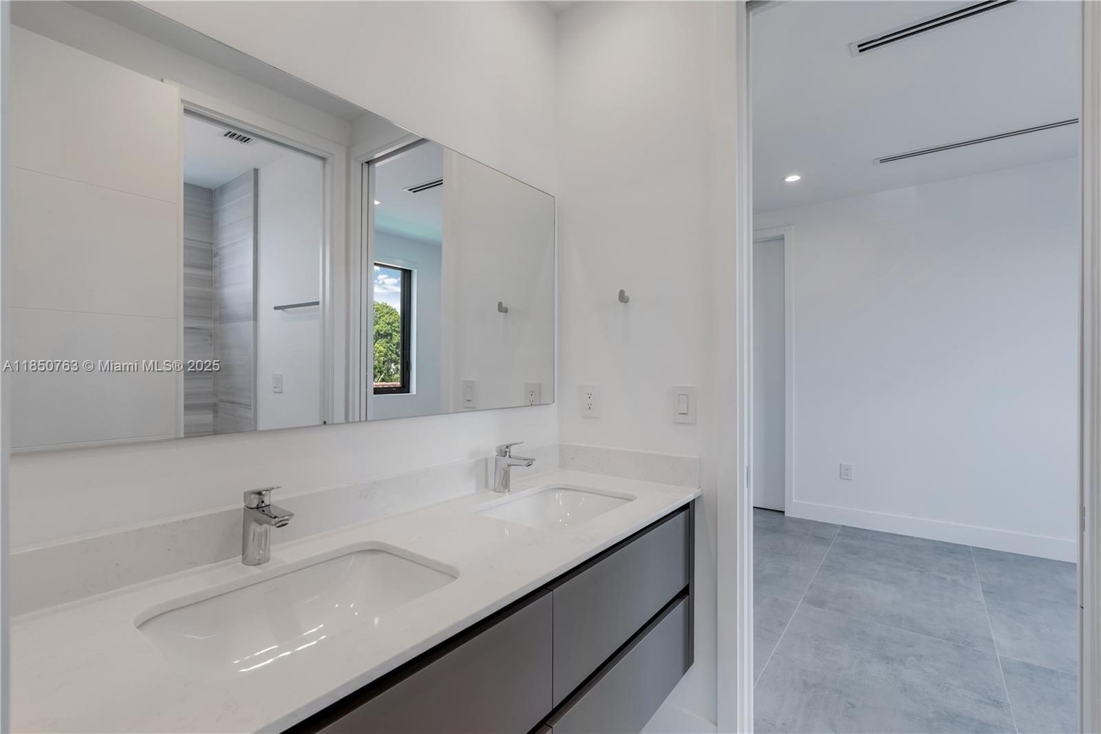 2840 SW 32nd Ct # 2840