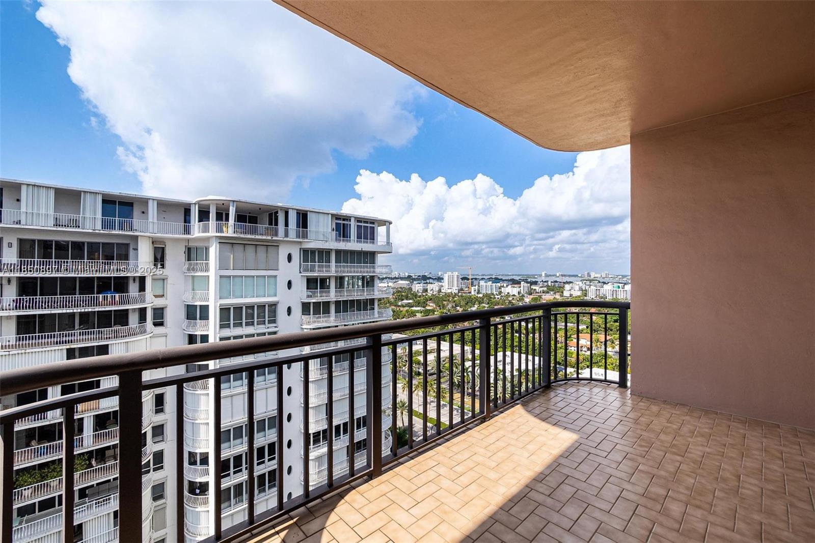 10175 Collins Ave Unit: PH8