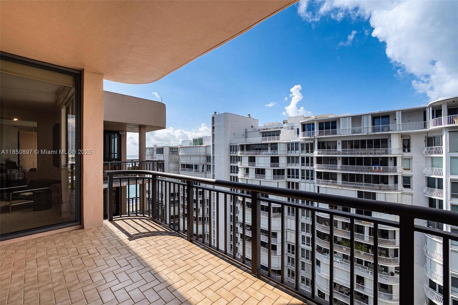 10175 Collins Ave Unit: PH8