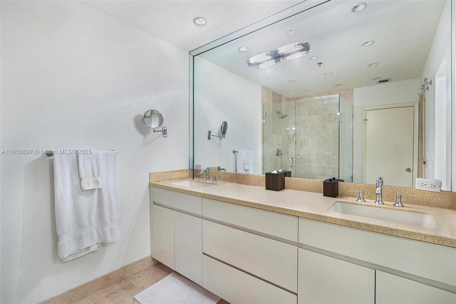 10175 Collins Ave Unit: PH8