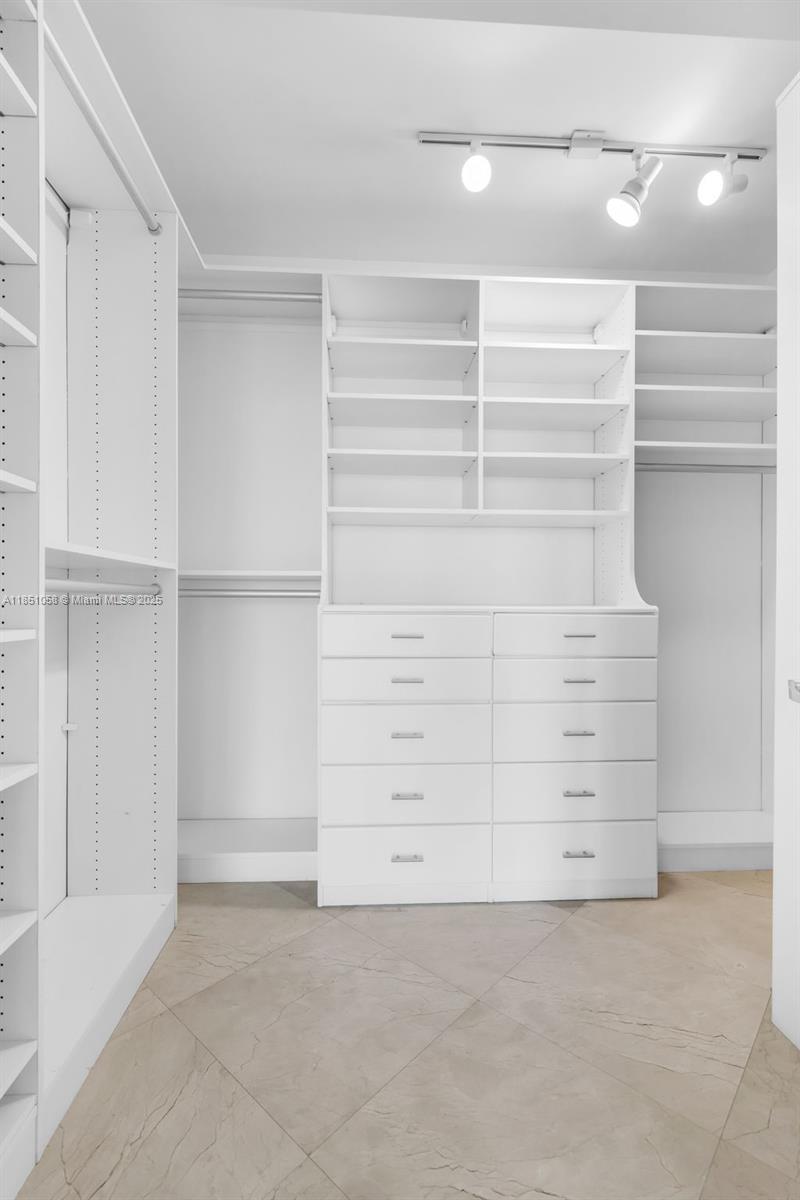 3101 S Ocean Dr # 2605