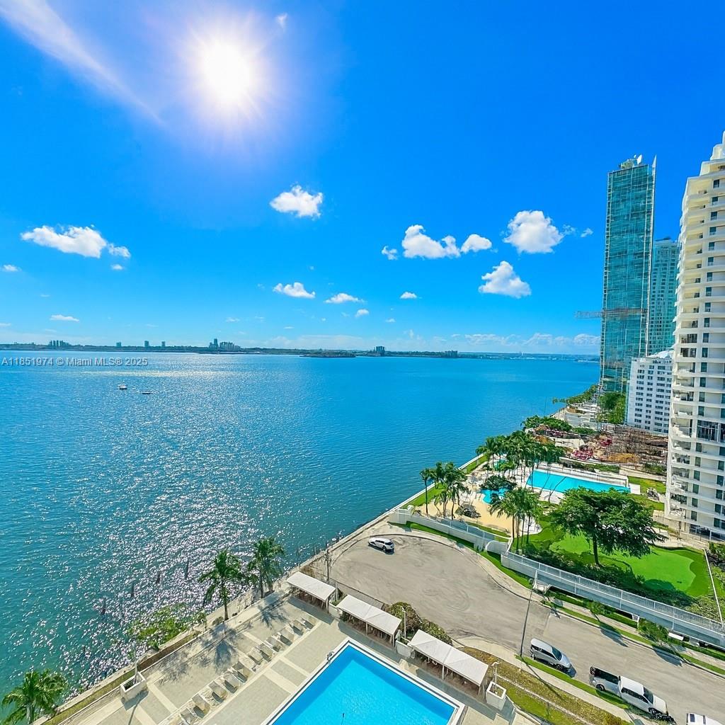 600 NE 36th St # 1516