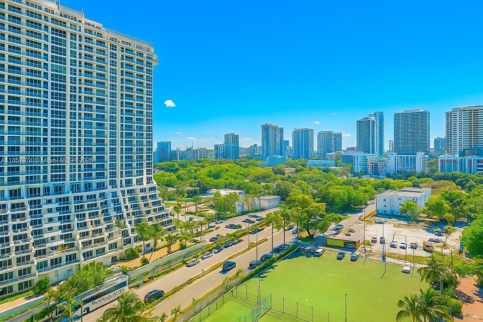 600 NE 36th St # 1516