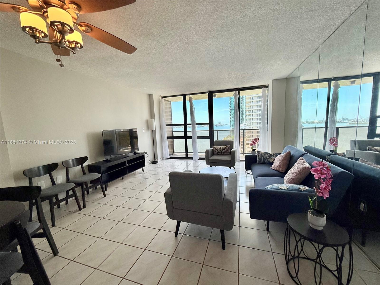 600 NE 36th St # 1516