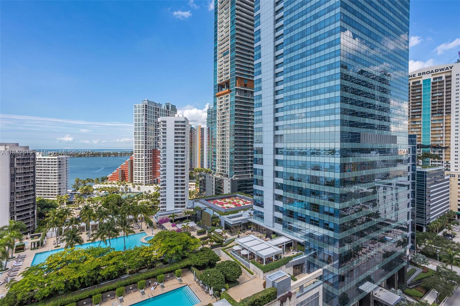 185 SE 14th Ter # 2006