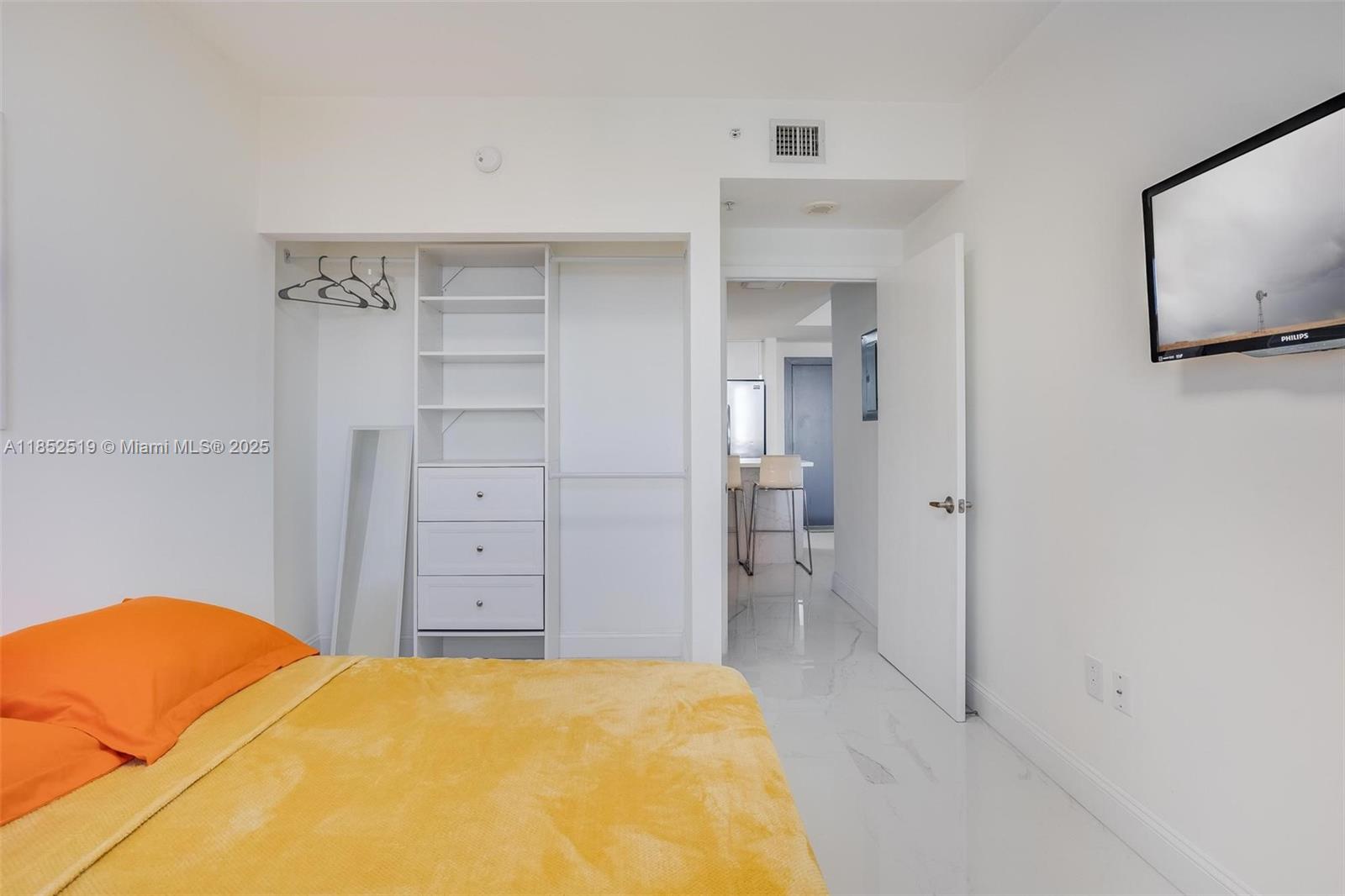 185 SE 14th Ter # 2006