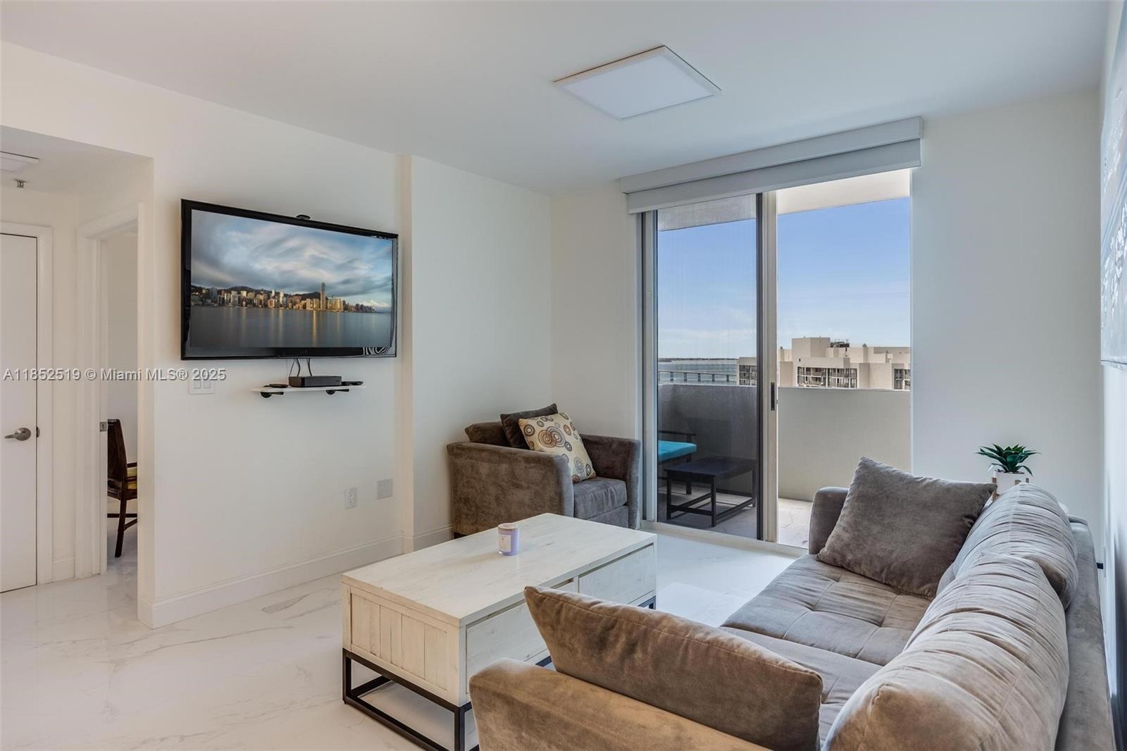 185 SE 14th Ter # 2006