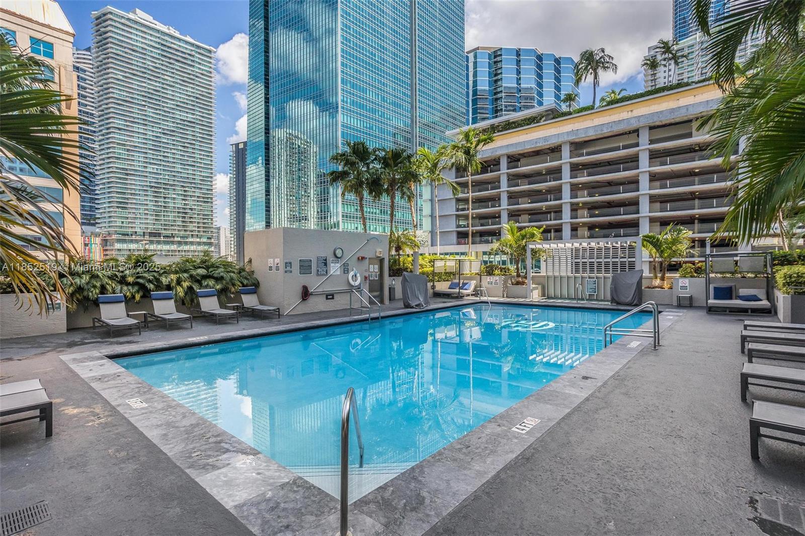 185 SE 14th Ter # 2006