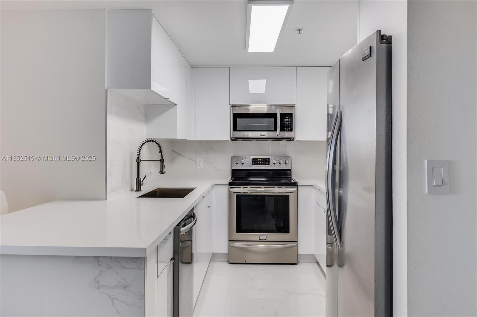 185 SE 14th Ter # 2006