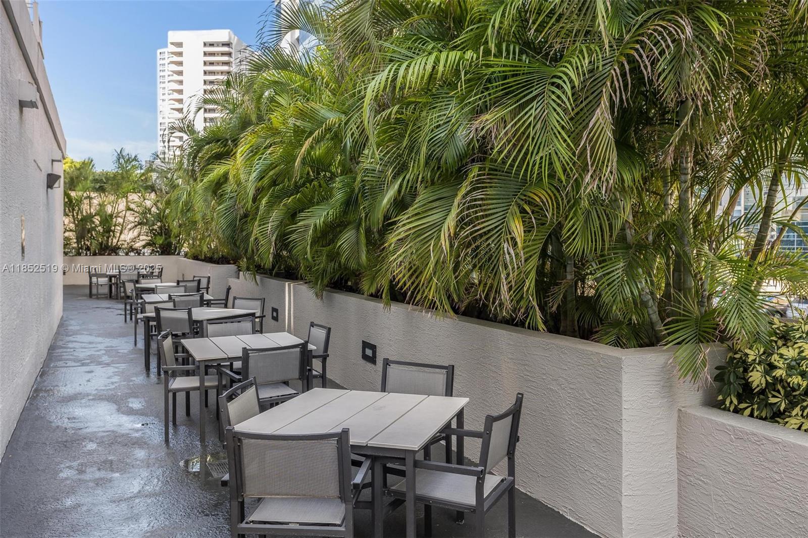 185 SE 14th Ter # 2006