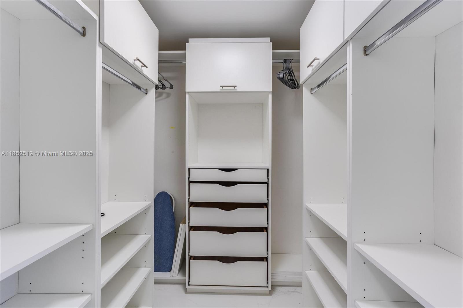 185 SE 14th Ter # 2006