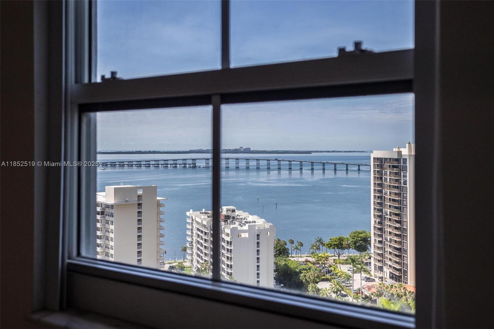 185 SE 14th Ter # 2006