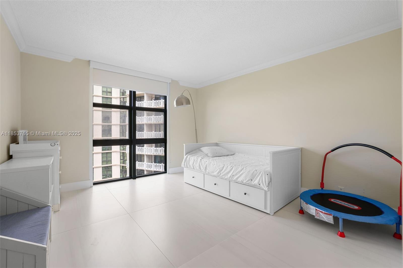 1121 Crandon Blvd # E802