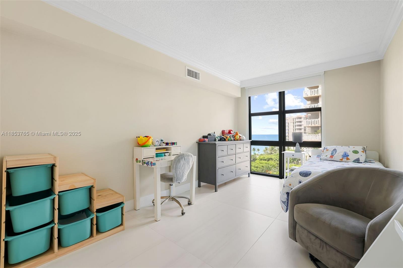 1121 Crandon Blvd # E802