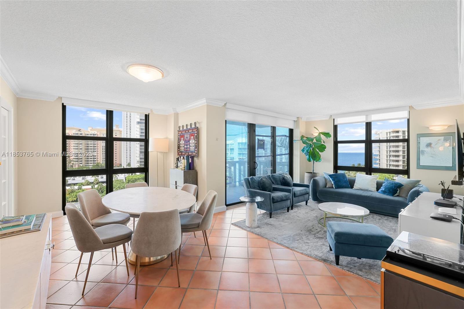 1121 Crandon Blvd # E802