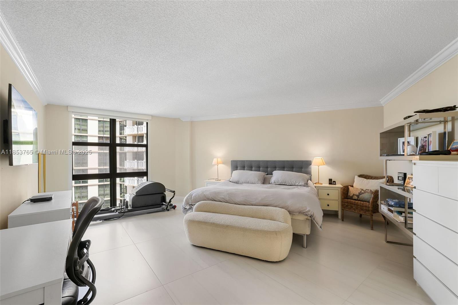 1121 Crandon Blvd # E802