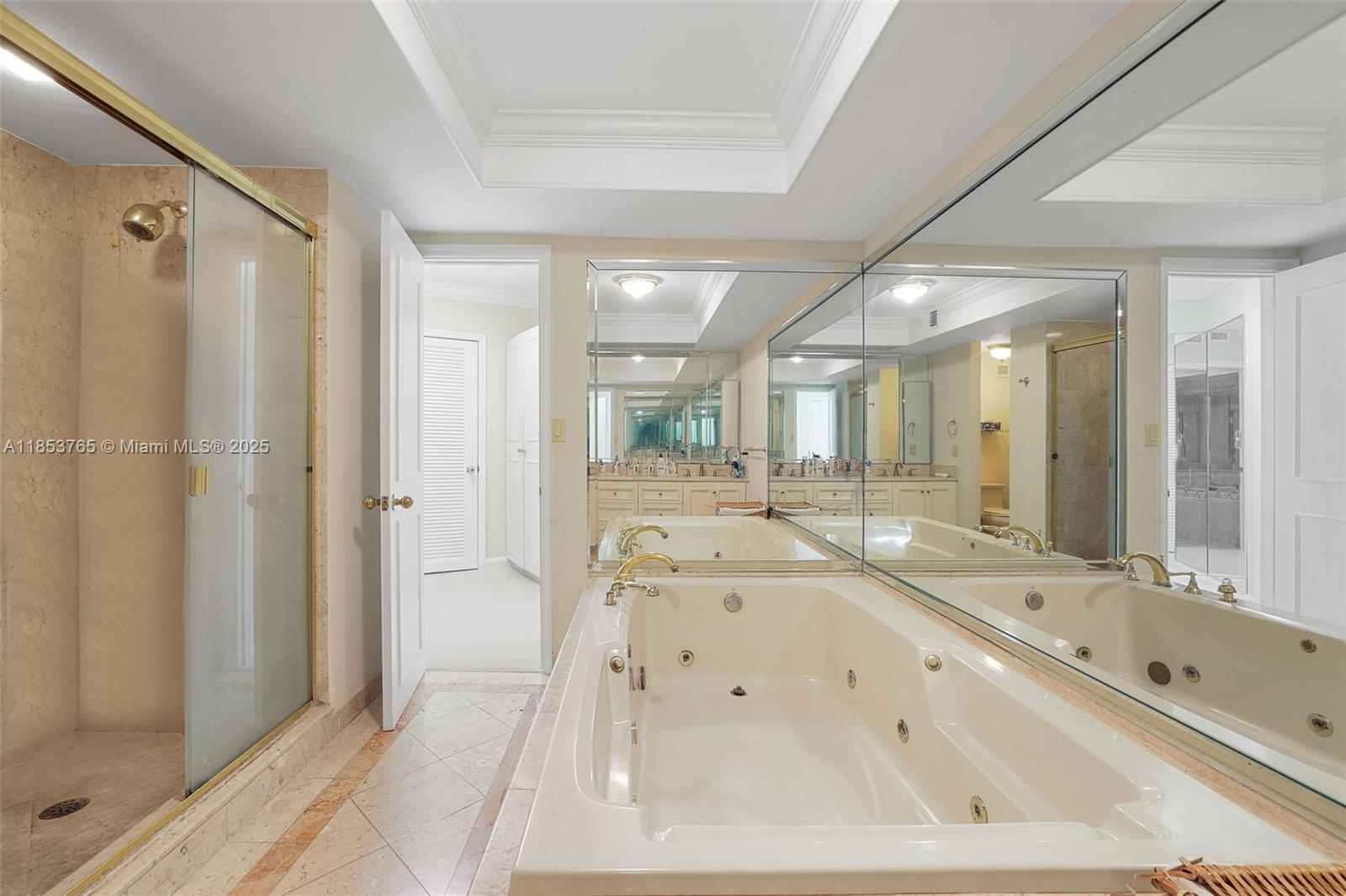 1121 Crandon Blvd # E802