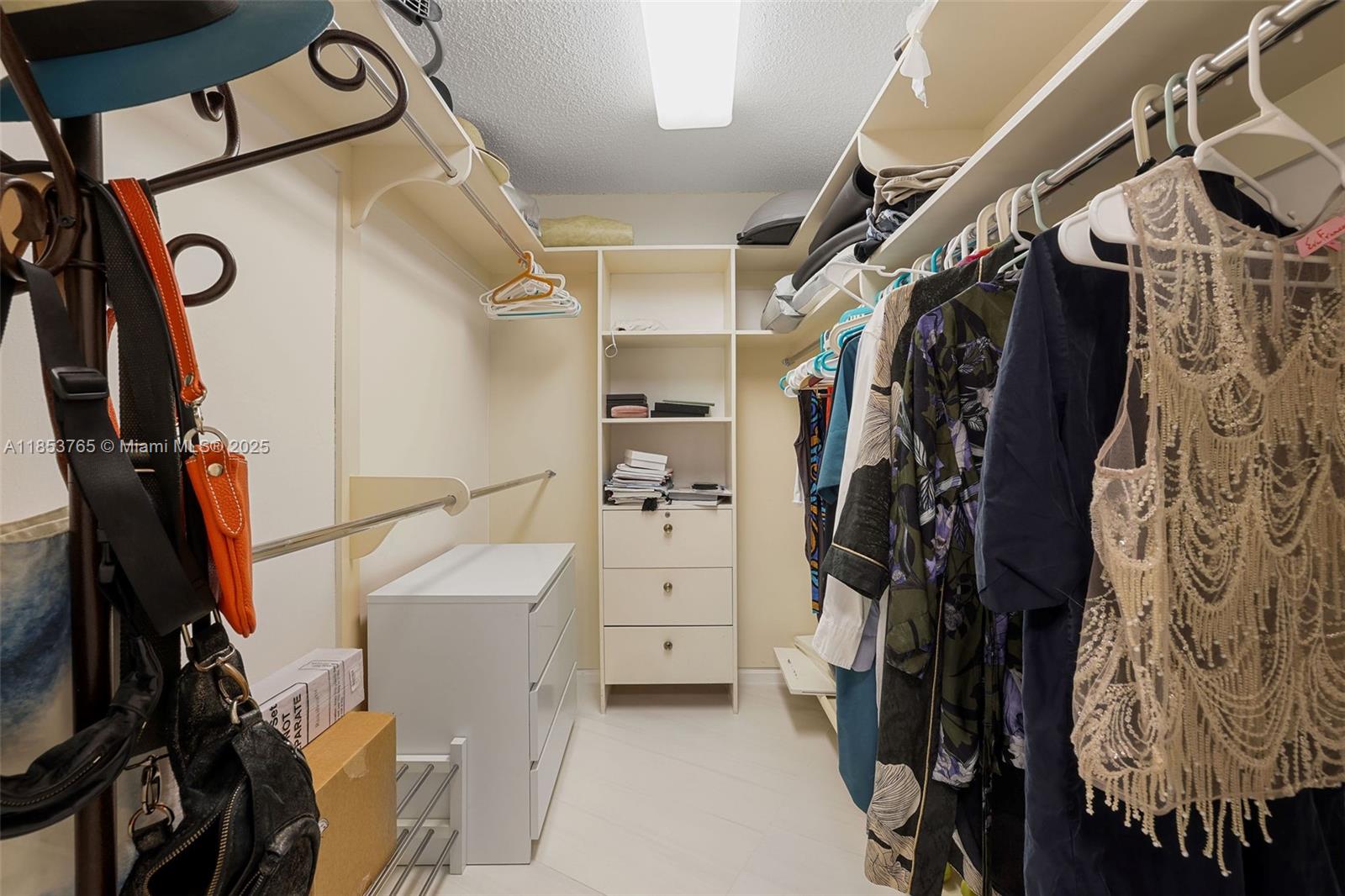 1121 Crandon Blvd # E802