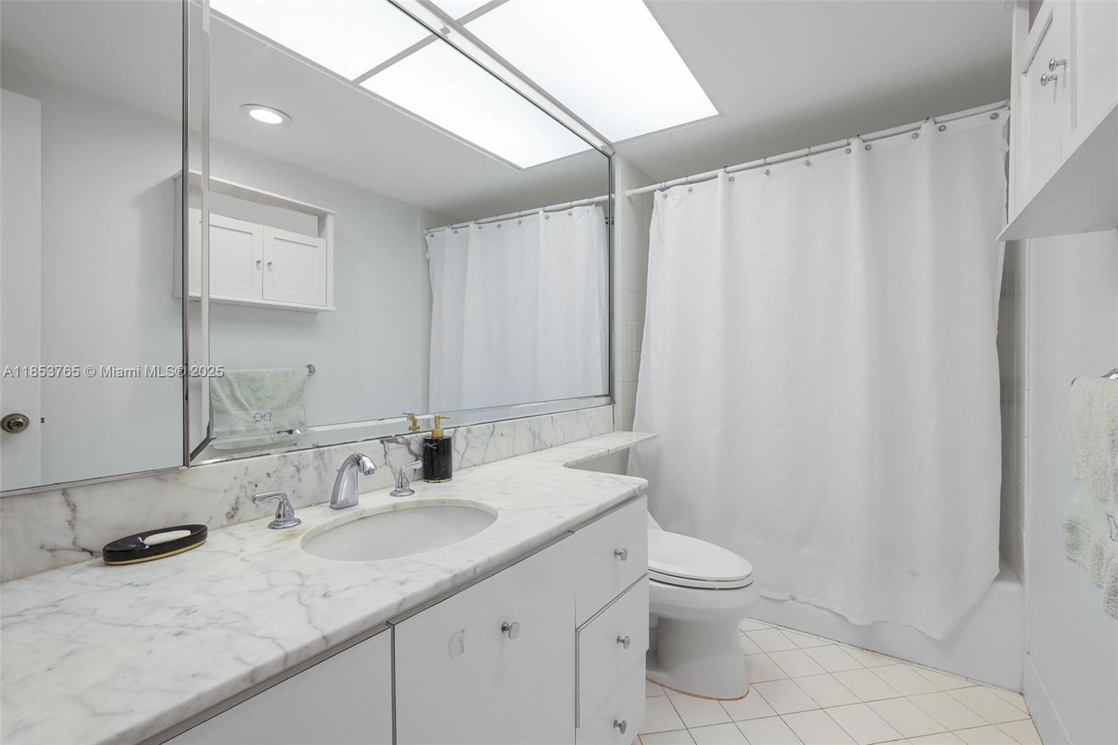 1121 Crandon Blvd # E802