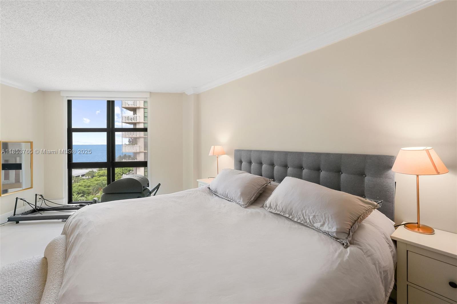 1121 Crandon Blvd # E802