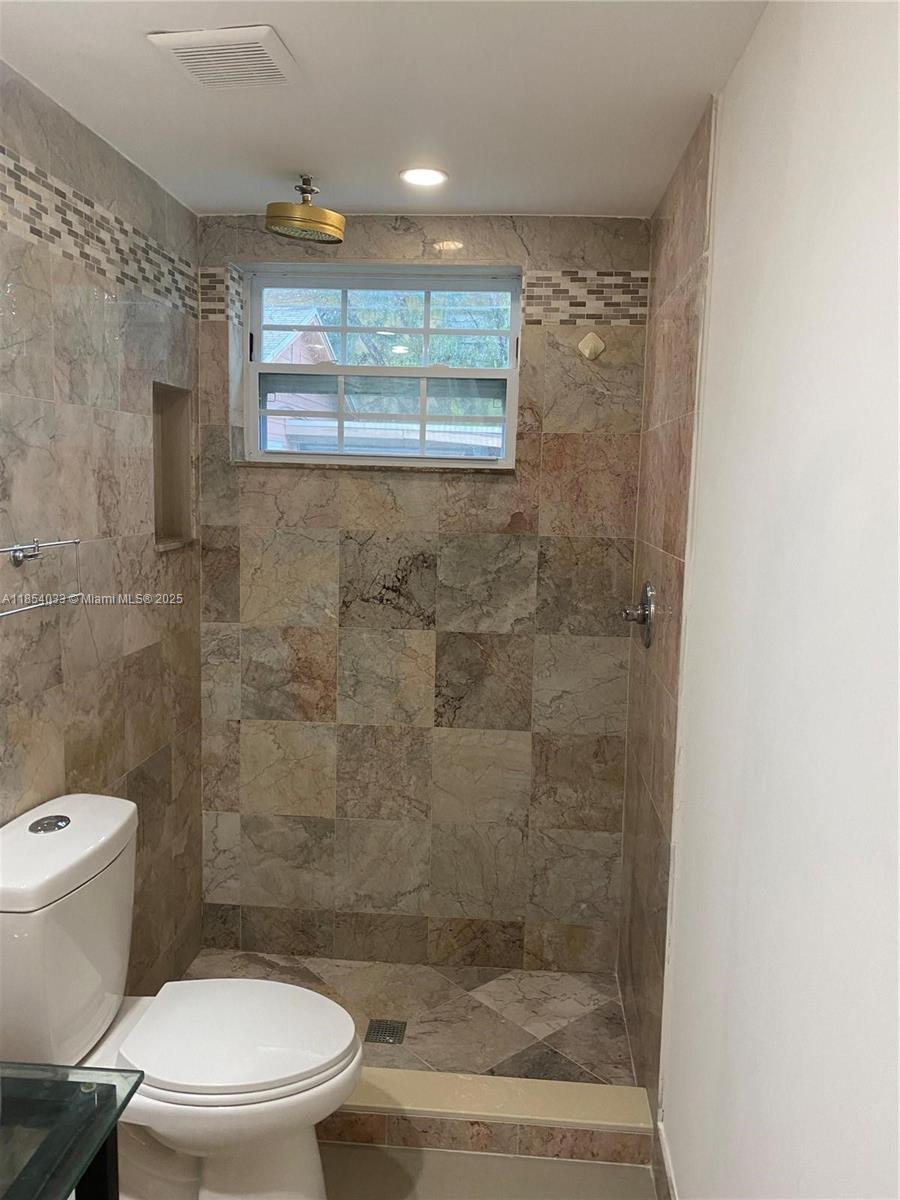 7725 Carlyle Ave # 4