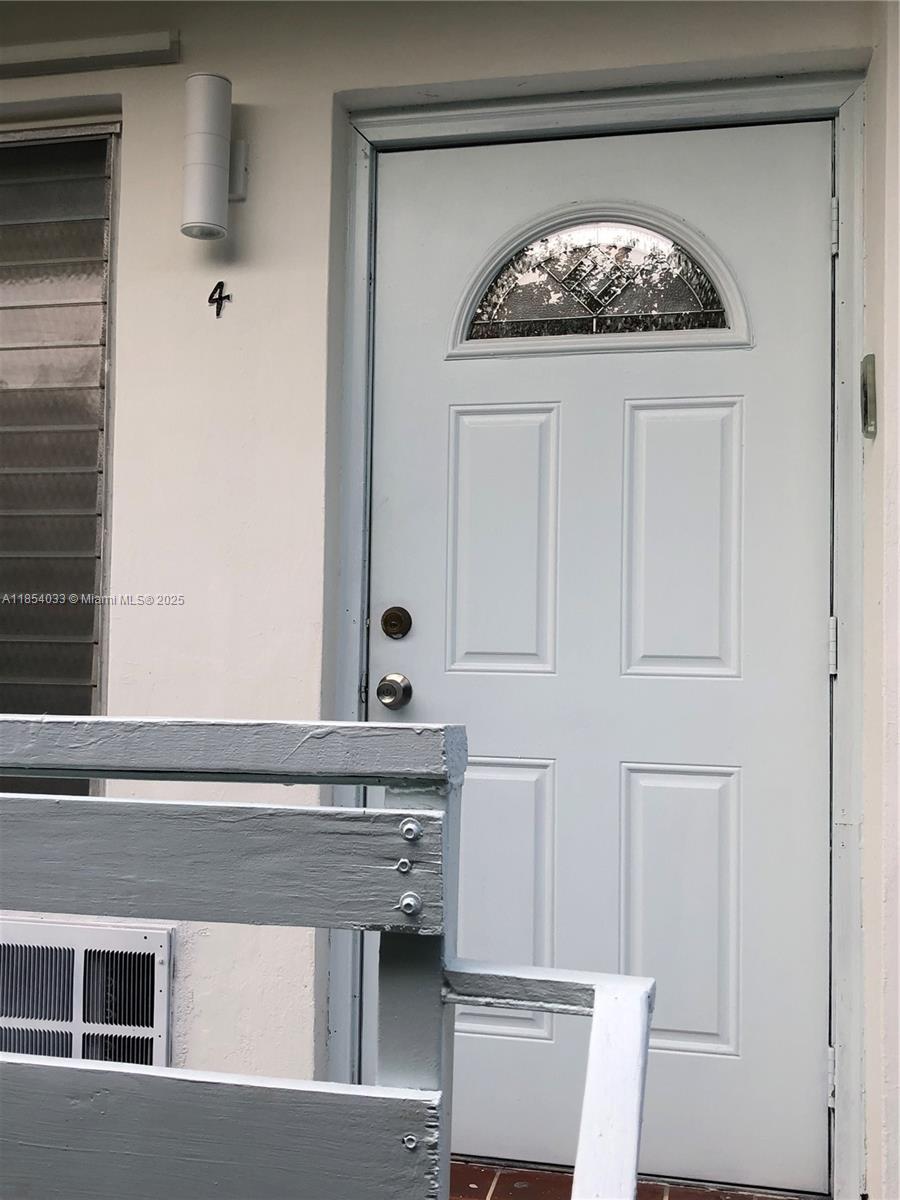 7725 Carlyle Ave # 4