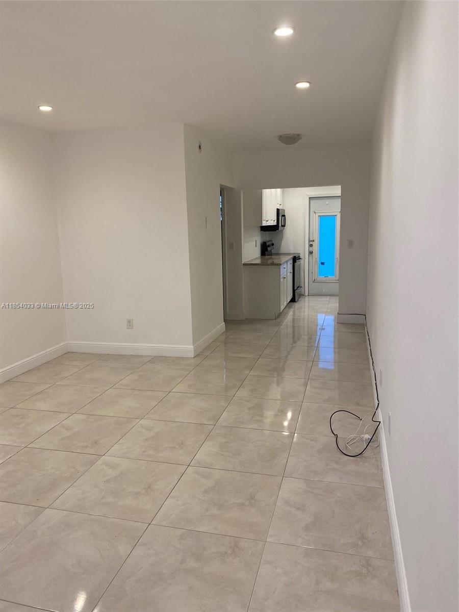 7725 Carlyle Ave # 4