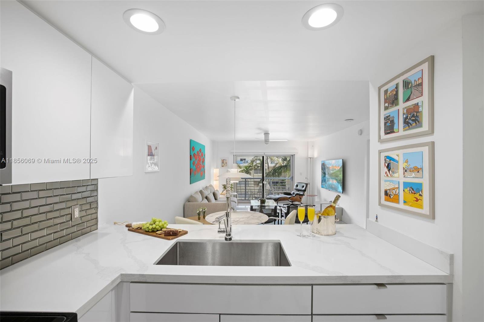 1450 Lincoln Rd # 403