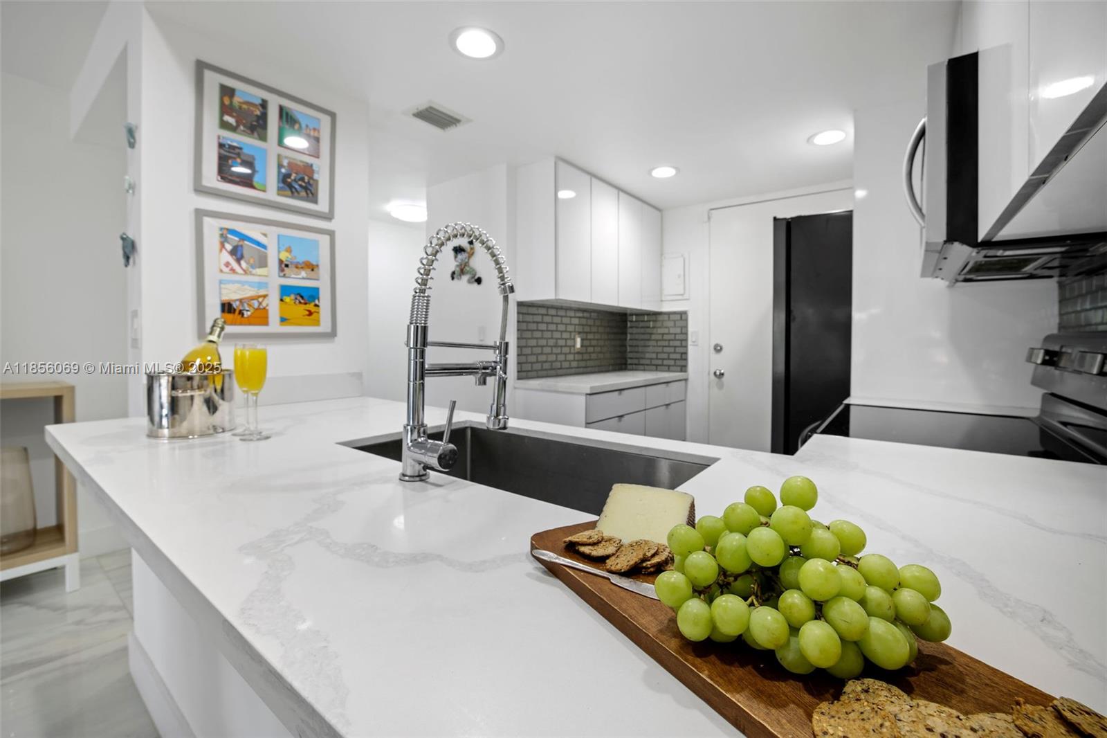 1450 Lincoln Rd # 403