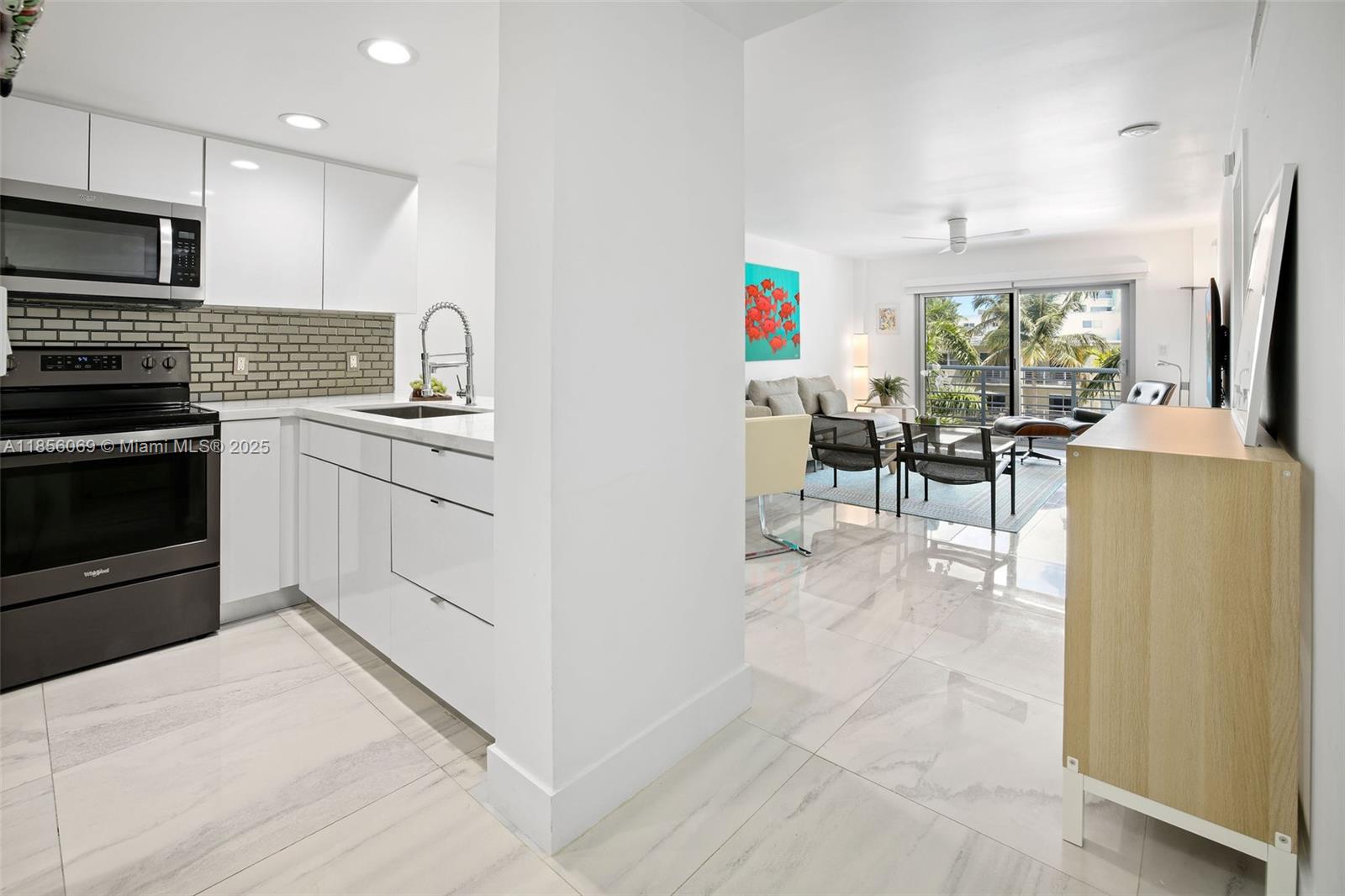 1450 Lincoln Rd # 403