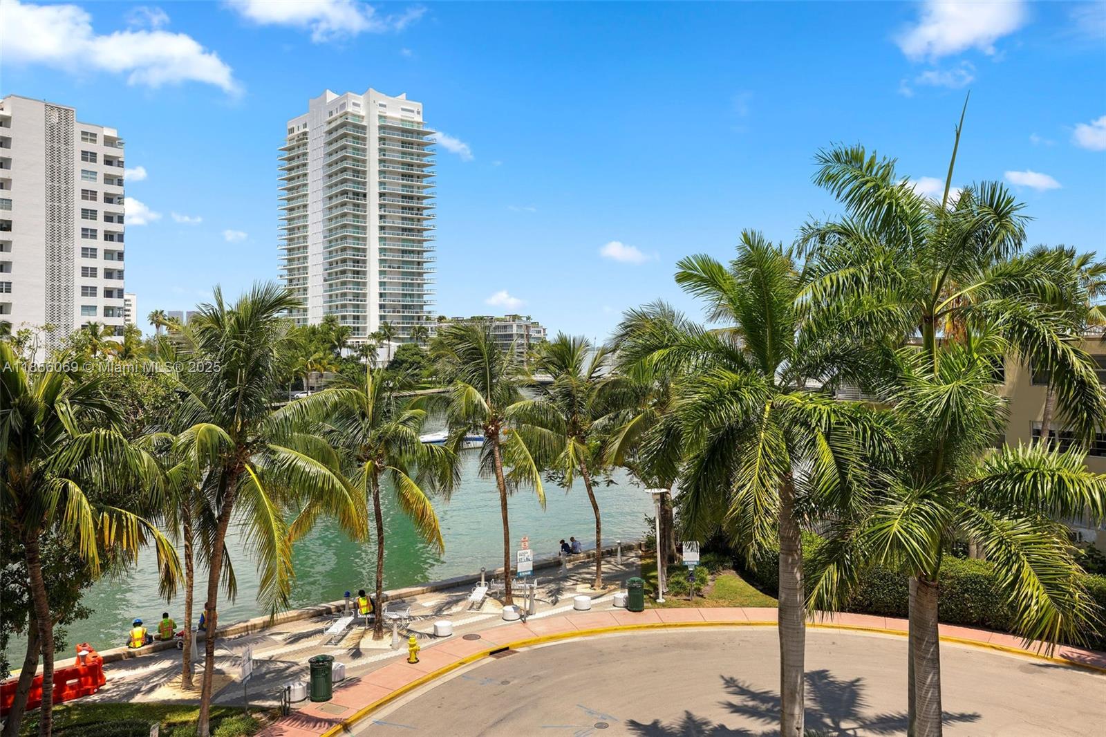 1450 Lincoln Rd # 403