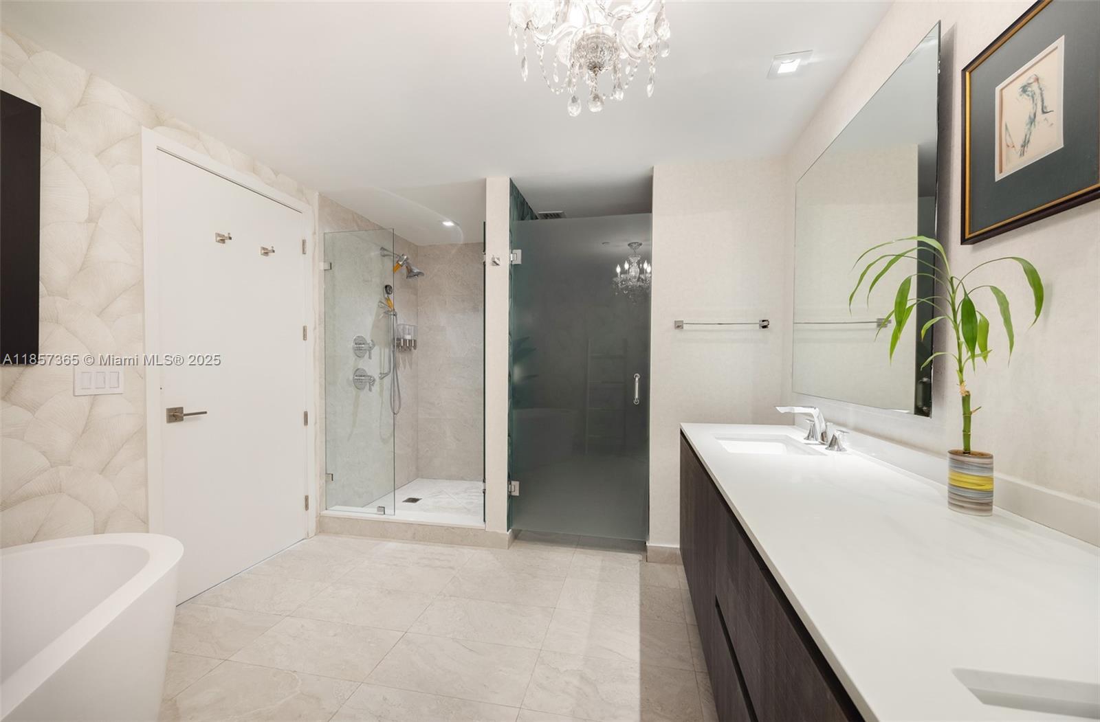 488 NE 18th St # 1912