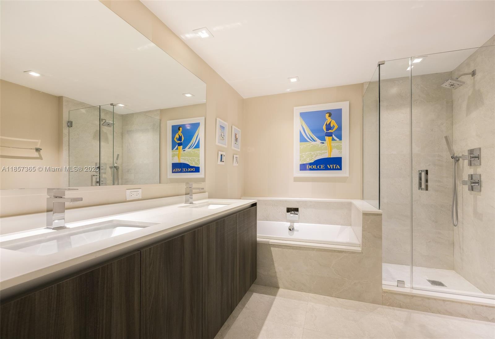 488 NE 18th St # 1912