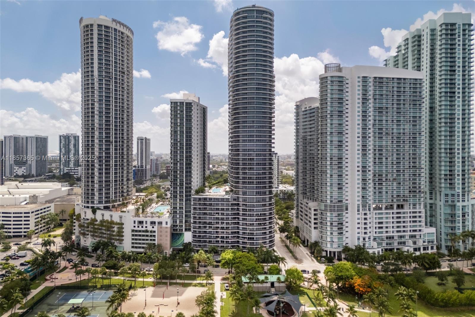 488 NE 18th St # 1912