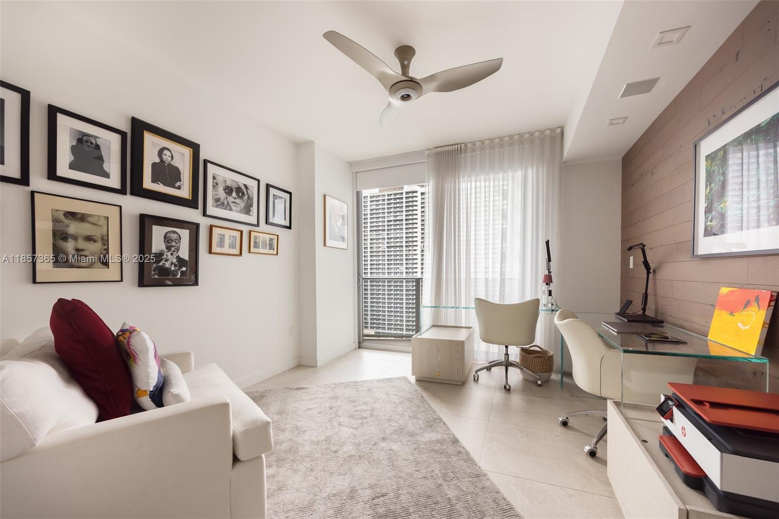 488 NE 18th St # 1912