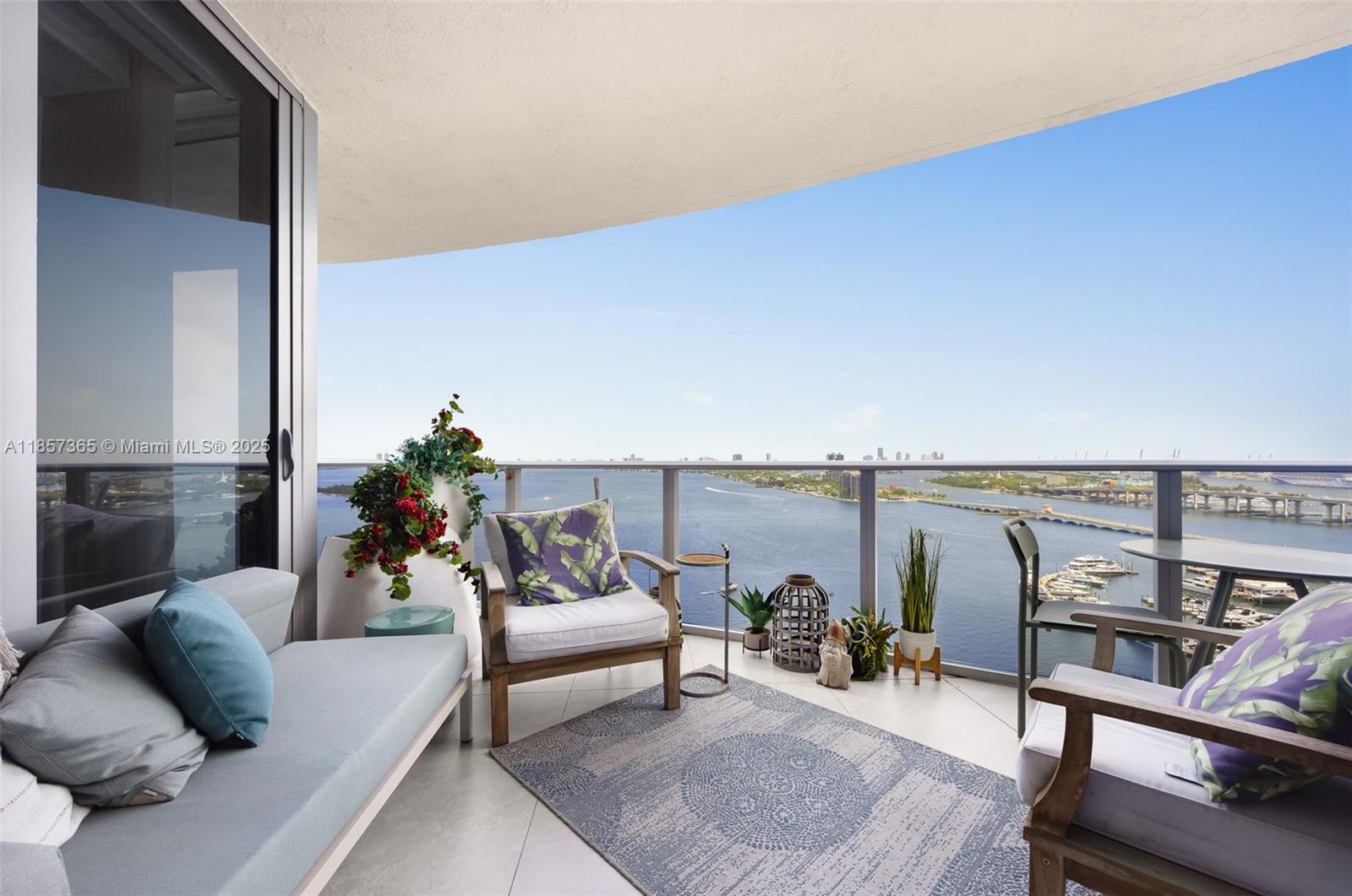 488 NE 18th St # 1912