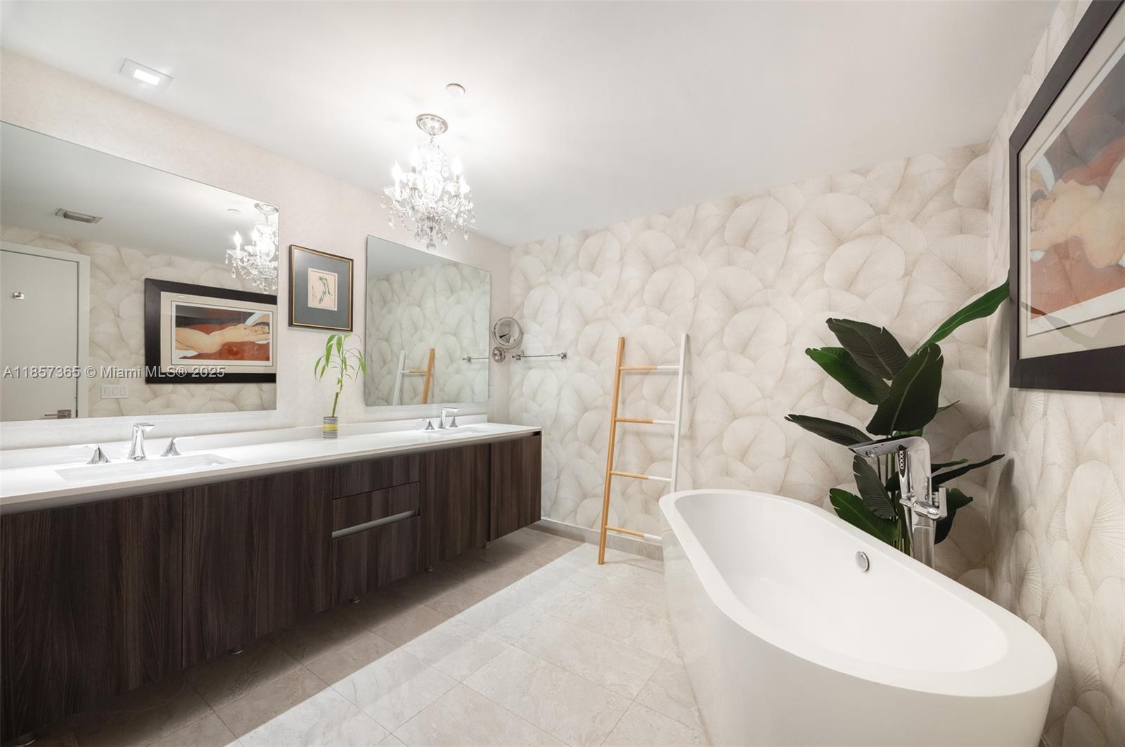 488 NE 18th St # 1912