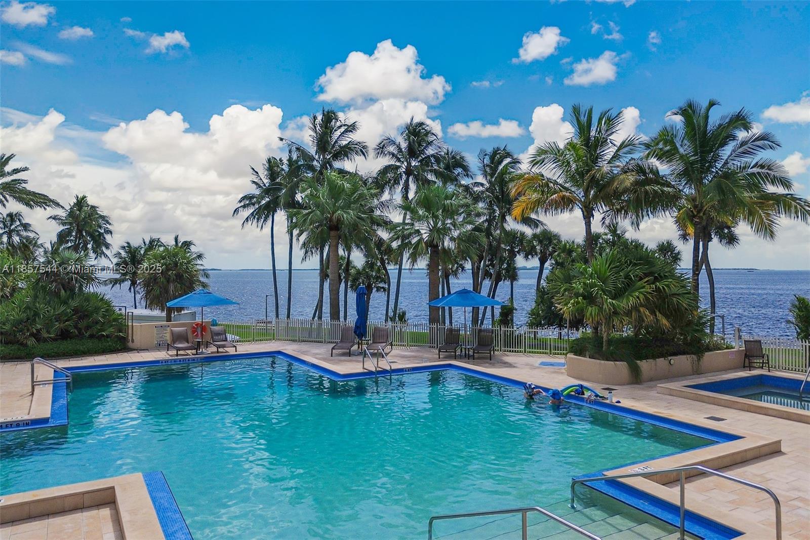 2 Grove Isle Dr # B1501